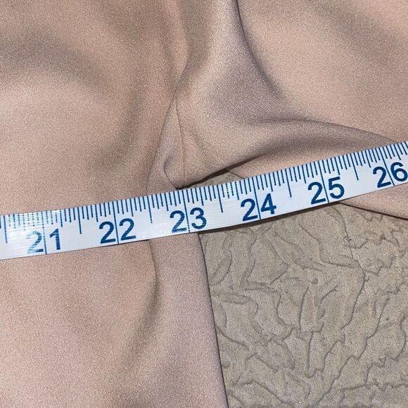 Ann Taylor Petite Long Sleeve Pullover Minimalist Blouse Nude/Tan Size Small Pet - Picture 7 of 8